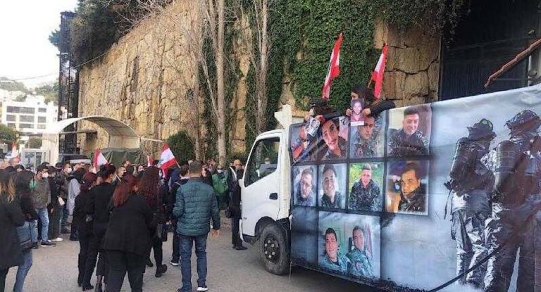 “قبل 4 آب ليس كما بعده” اهالي شهداء فوج الاطفاء: لن نستسلم رح تتمنّوا الموت وما تلاقوا