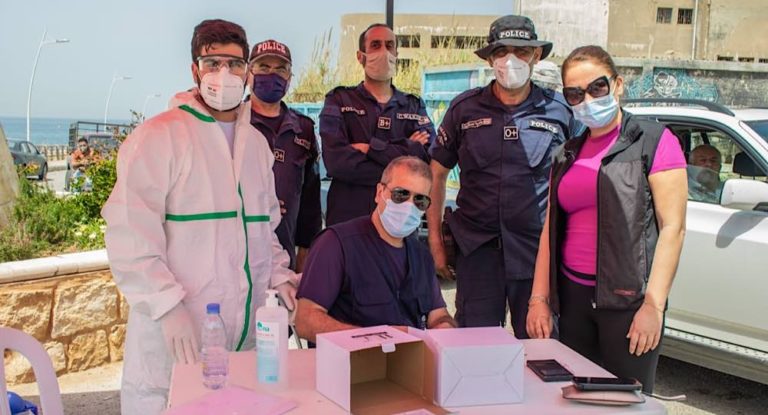 فحوصات PCR للمخالطين  -Drive thru في عمشيت بحضور قائمقام جبيل