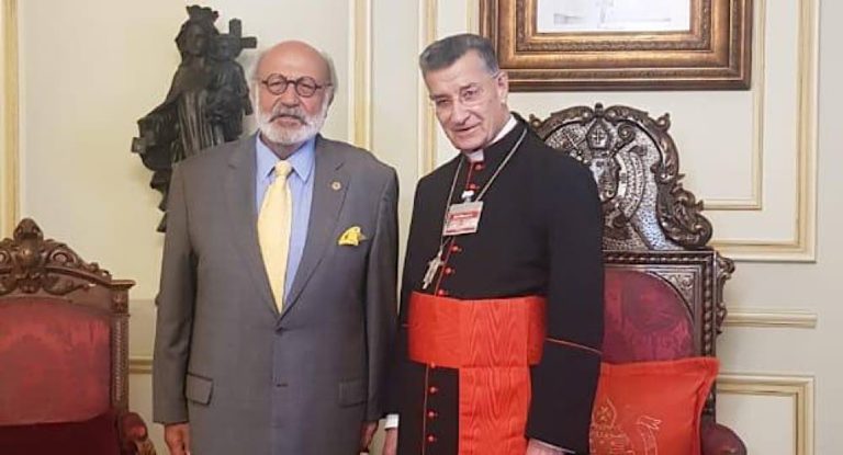 روجيه اده من بكركي: المؤتمر الدولي قد يؤدي الى حكومة انتقالية وطرح الفرزلي مشروع انقلاب للقضاء على الجيش