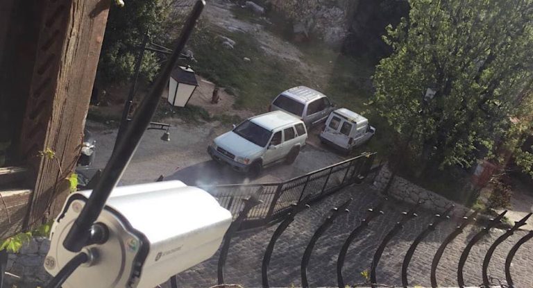 بالصورة-القوى الأمنيّة تُطوّق منزل شربل خليل!