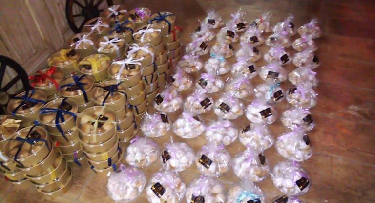 مؤسسة المجبر الإجتماعية تُوزِّع حلوى العيد على المساجين في قضاء جبيل