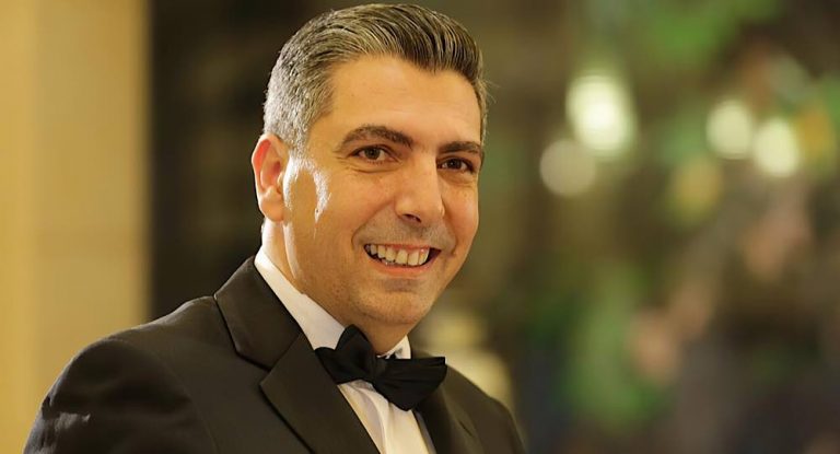 غابي حويك يفاجئ المتابعين ..”تجوّزتو وظمطّو”!