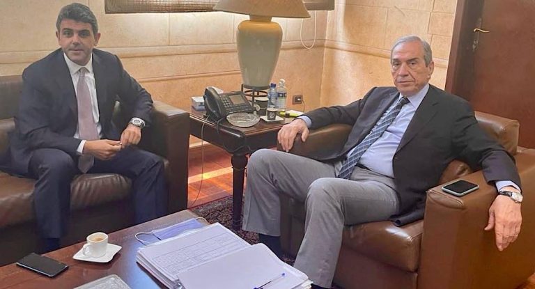 تاهيل الطريق العام في بلدات عمشيت -كفون بين حواط والجسر