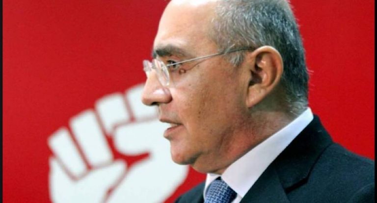 مدفع على الطريق العام.. وسعيد يسأل لمن!