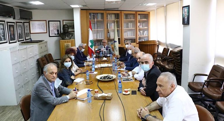 نقباء المهن الحرة اجتمعوا في نقابة محرري الصحافة وبحثوا في قضايا وطنية: لمؤتمر إنقاذي للخروج من أزمة انحلال الدولة والعبثية السياسية