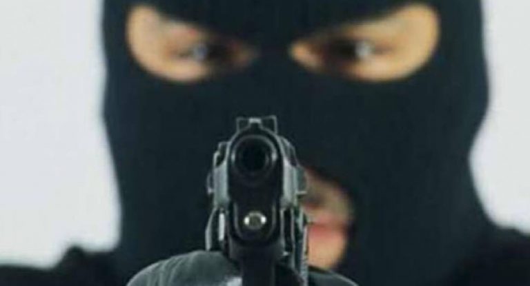 بالفيديو – إقتحام شركة كهرباء في  نهر إبراهيم.. والكاميرات تكشف ملامح اللص