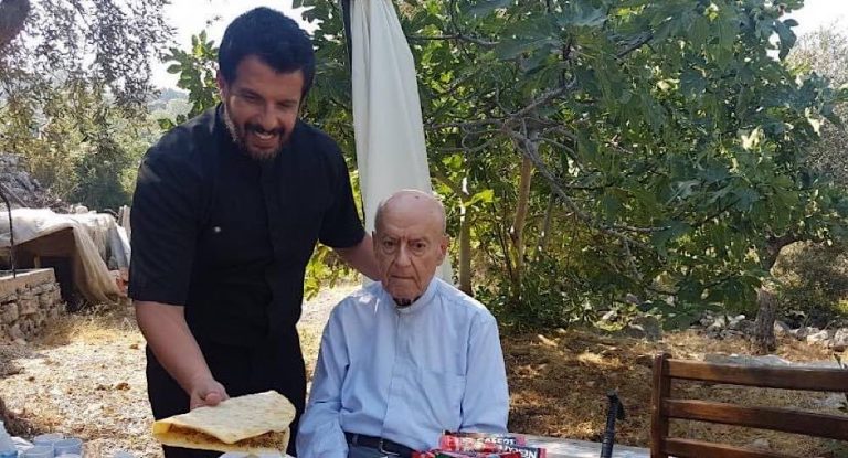 بجّه بحزن عميق ممزوج بالرجاء المسيحي على رحيل المونسنيور سامي الحايك