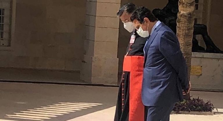 الخازن يكشف سرَّين عن بكركي والفاتيكان… والانتخابات “إذا بقي بلد”