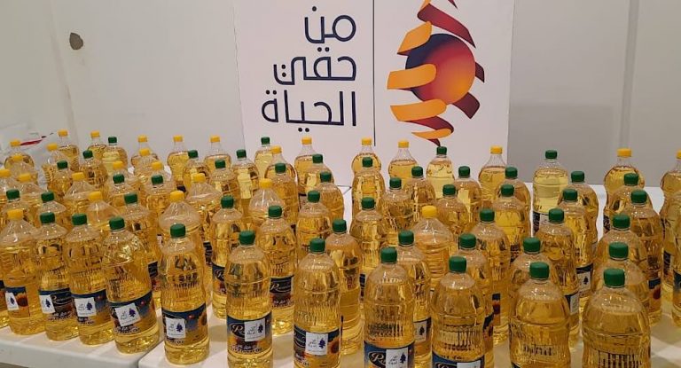 ١٠٠ غالون زيت وزعتها جمعية “من حقّي الحياة “