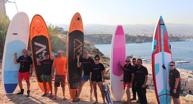 بالصور-السباحة والنظافة معاً في عمشيت.