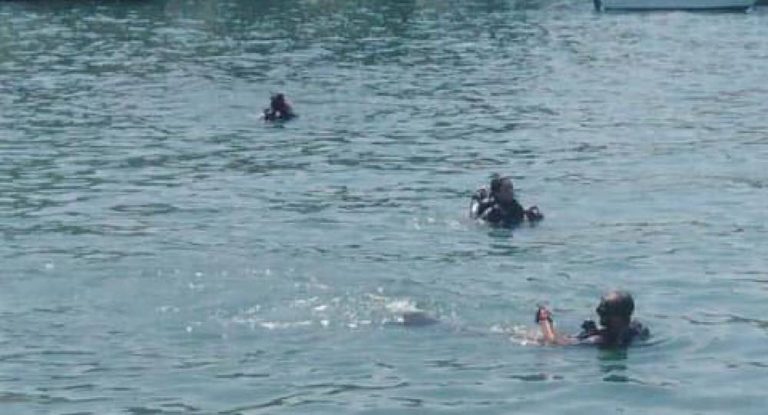 حملة لتنظيف قاع البحر عند ميناء جبيل