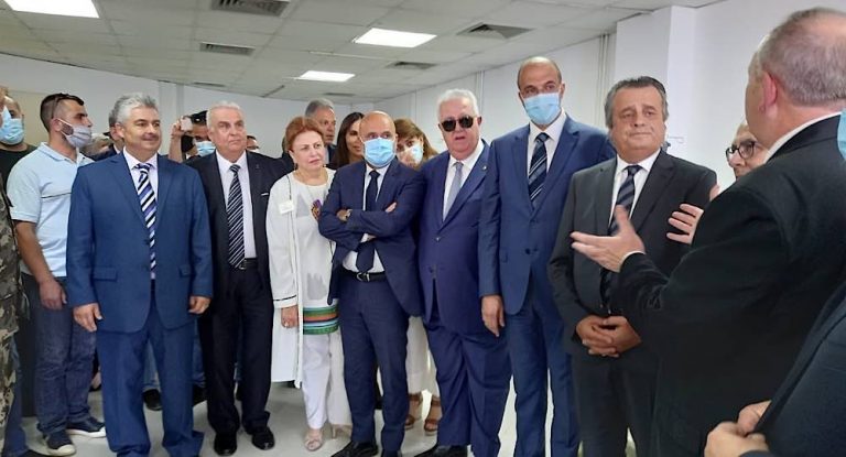 ابي رميا : ‏في العتمة دائماً امل ونور.