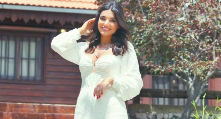 ليال الإختيار تحتفل بعيد ميلاد إبنها بأجواء ميلاديّة