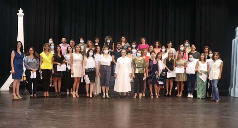 السفارة الفرنسية في لبنان تمنح ثانوية راهبات الوردية جبيل علامة الجودة اللغويّة CELF