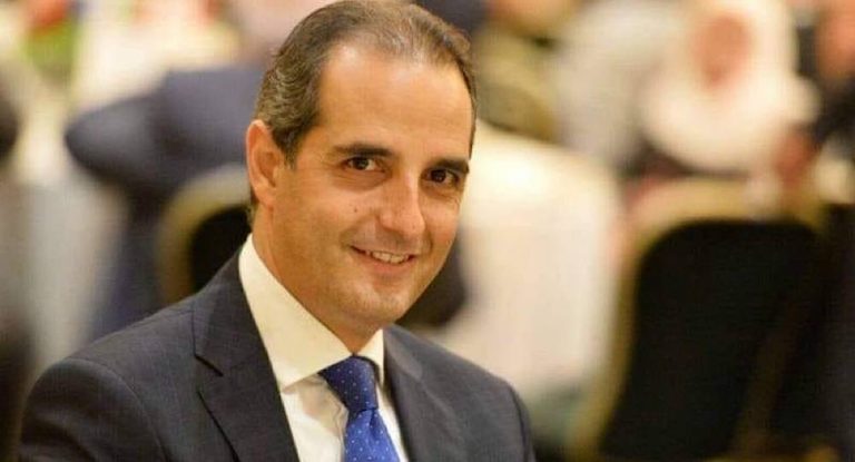 إبن الإعلامي يزبك وهبي يفاجئه مباشرة على الهواء