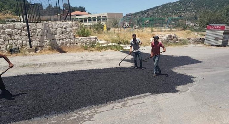 بالصور- النائب زياد الحواط يلبّي نداء أهالي ترتج