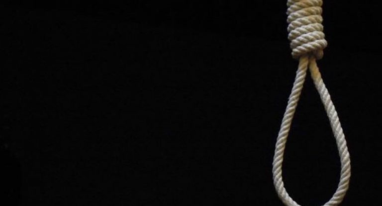 بالفيديو – شاب يودّع رفقاه وينتحر داخل منزله!