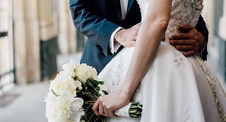 بالصّور – بعد وفاة زوجته المشهورة بكورونا.. فنّان لبناني يدخل القفص الذهبي مجدداً