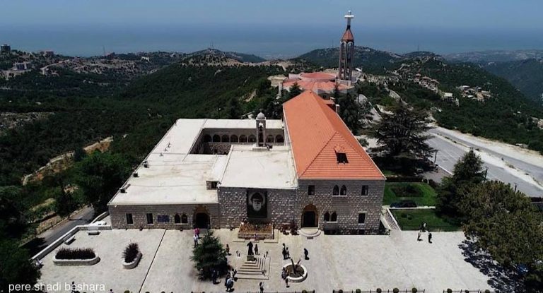 في ليلة الميلاد مسيرة بالمشاعل من المحبسة إلى الدّير ليلاً