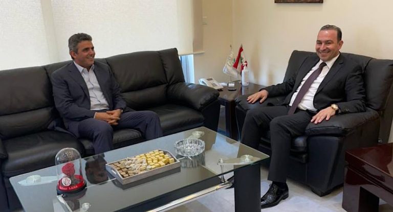 موضوع الحرائق بين الحواط ومرتضى