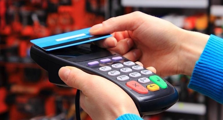 هل يتوقف الدفع بالـ credit card في السوبرماركت؟