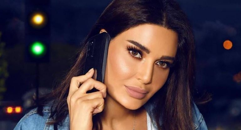 بالصورة-بعدما رقصت وعانقت الفنان سيف نبيل أمامه.. هذا ما قام به زوج سيرين عبد النور!