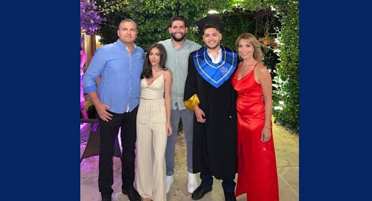 خاص-بالصور : رجل الأعمال عبدو أبي خليل يحتفل بنجاح إبنه