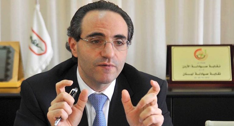 ‎بالفيديو- توقيف نقيب الصيادلة السابق ربيع حسونة…وترك وزوجته رهن التحقيق!