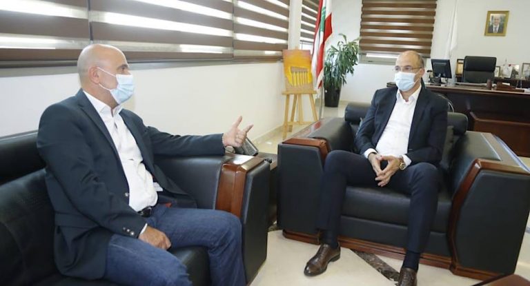 أبي رميا التقى وزير الصحة ونوّه بالمداهمات وأثار تحويل جرم الإحتكار إلى جناية بالاضافة الى ملفات مستشفيي قرطبا والبوار