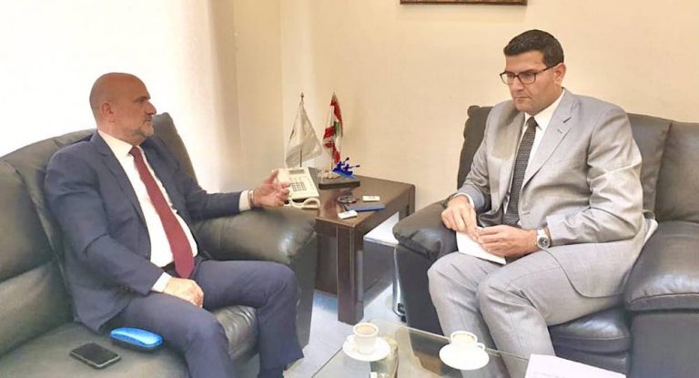 ابي رميا بعد لقائه الحاج حسن:لإيجاد حلول سريعة لمحصول التفاح وتأمين المازوت للبرادات