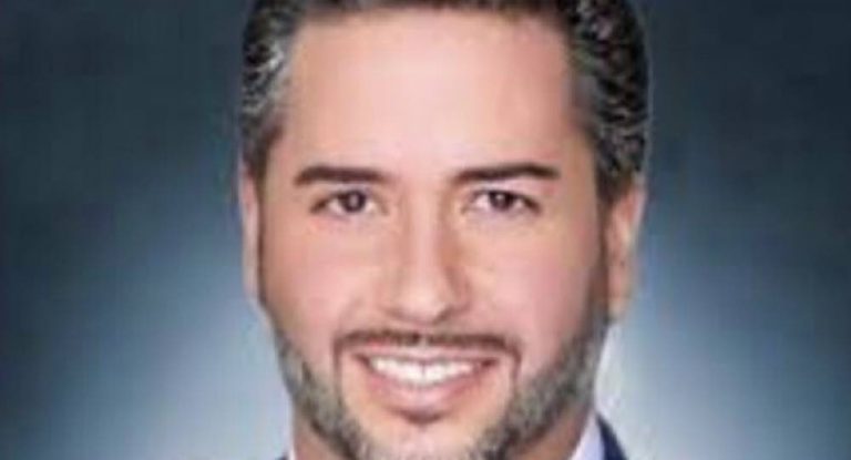 وزير الإقتصاد يبحث في موضوع تسعير الكتب المدرسية