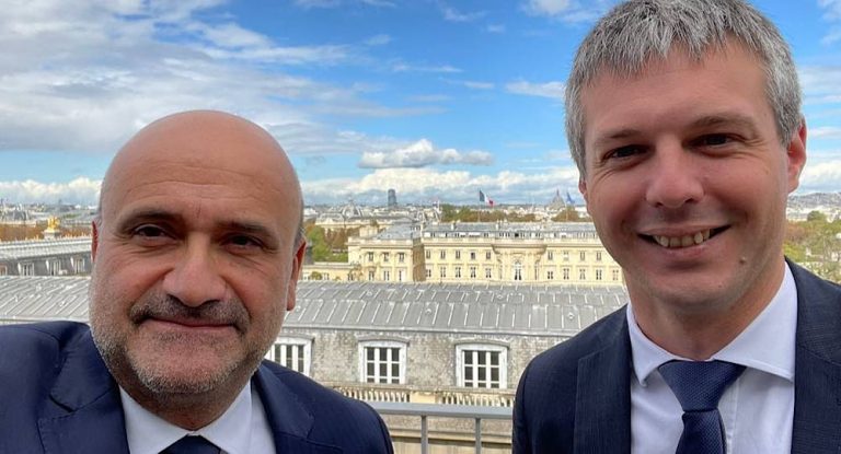 ابي رميا في باريس يلتقي رئيس لجنة الصداقة البرلمانية في مجلس النواب الفرنسي.