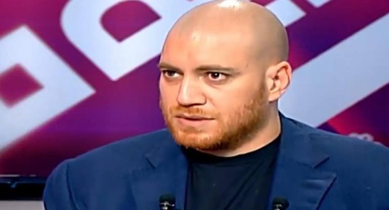 صالح المشنوق للبيطار: أنا معك بوجه الكل!