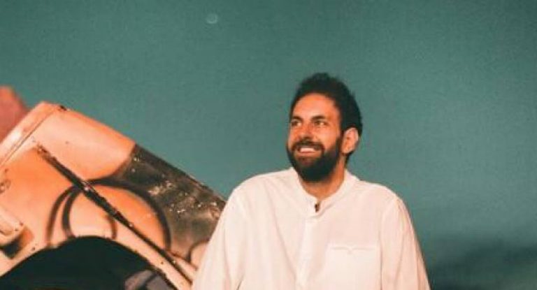 ما سرّ نجاح “لمسيني” لسامر طبال واحتلالها المرتبة الاولى ؟