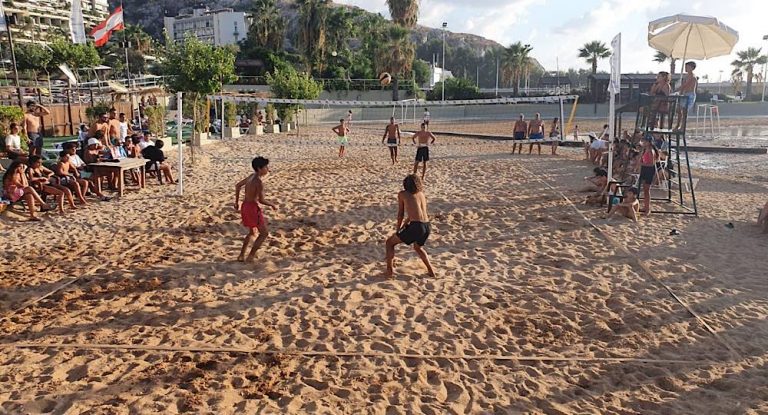 دورة نادي هوليدي بيتش في الكرة الطائرة الشاطئية