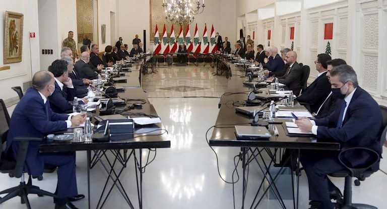 وزير يتعرّض لحادث سير على أوتوستراد بيروت