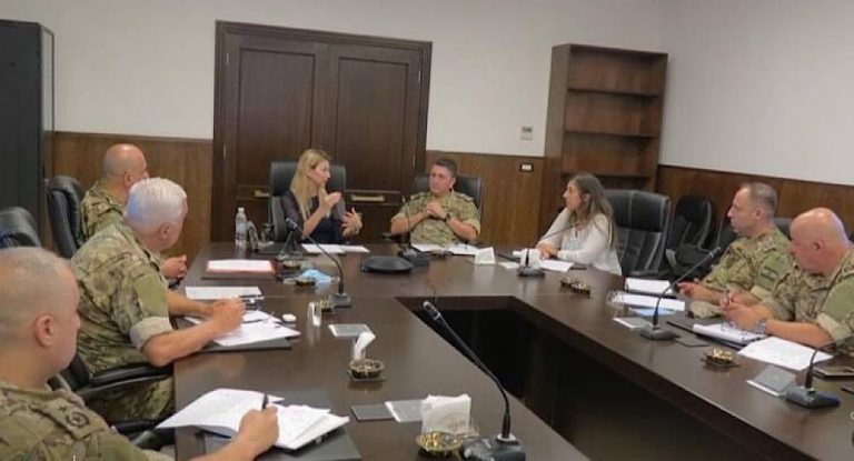 استكمال التعاون بين المركز الدولي لعلوم الإنسان اليونيسكو بيبلوس وقيادة الجيش