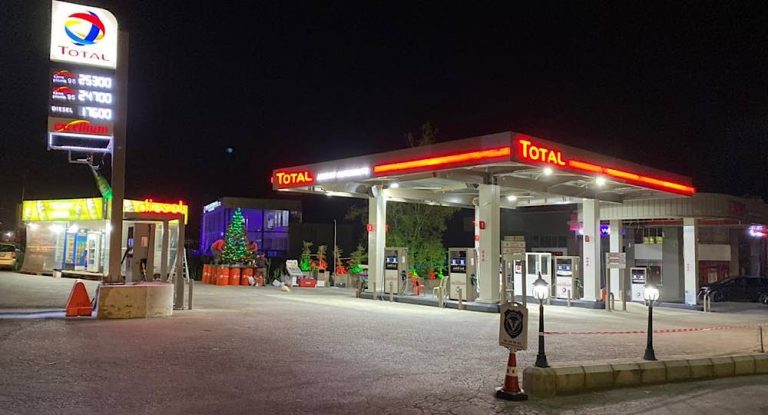 بالصور…توتال في عمشيت تكمل ” فرحة العرسان”