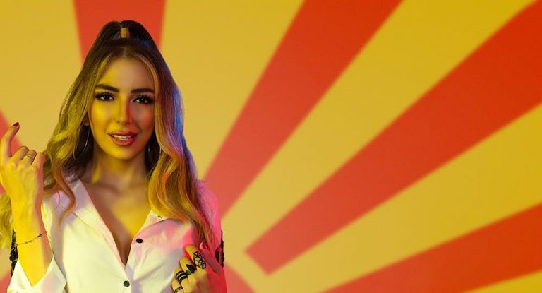 لوري حداد تغني “عايشالك” وما علاقة اليسا؟