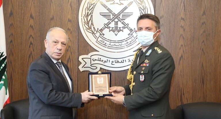 وزير الدفاع الوطني يعرض شؤون المتقاعدين ويراجع الاتفاقيات المنظمة مع تركيا.