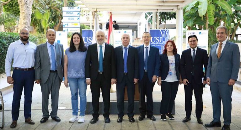 ندوة عن دور الإعلام في إرساء الحكم الرشيد في جامعة القديس يوسف في بيروت