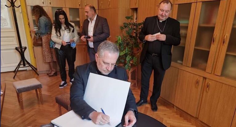 المطران ميشال عون يواصل جولته الراعوية في رومانيا وبلغاريا