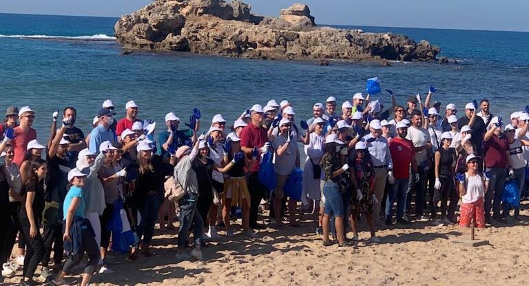 حملة تنظيف الشاطئ في جبيل بمبادرة المانية