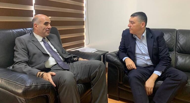 د.طارق صادق يبحث موضوع دعم المزارعين ومواسمهم مع مدير عام وزارة الزراعة