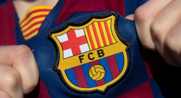 بالصورة – إلى عشاق برشلونة.. تسريب صورة القميص الثاني للفريق في الموسم القادم