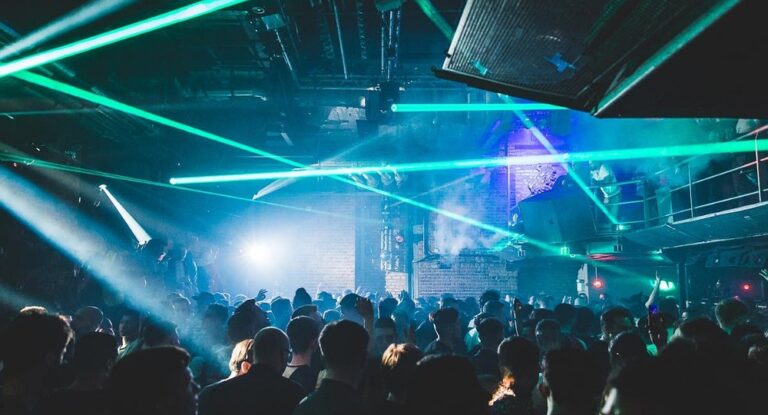 هذا ما حصل في ملهى ليلي في أدونيس..