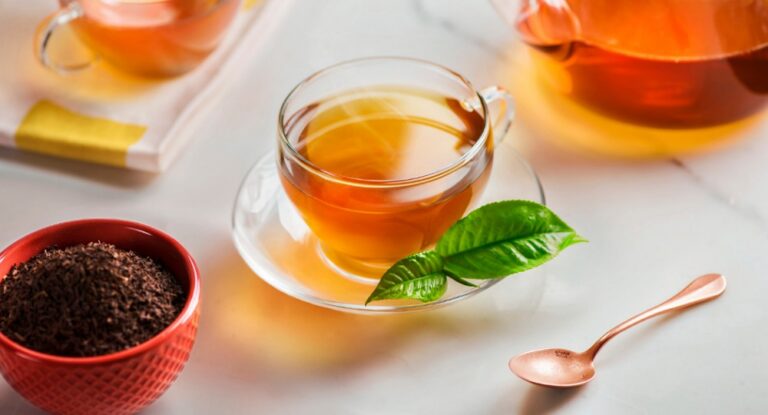 الانتظام في تناول الشاي يساعد في خفض الاكتئاب بين كبار السن