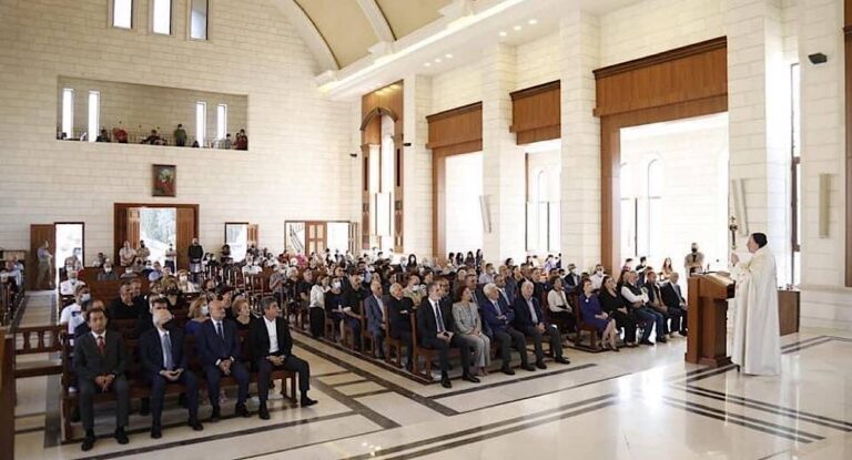 المطران عون : نشكر الرب على اختيار وزيرين من جبيل وليد نصار ونجلا الرياشي  ونصلّي لهما كي يقوما بواجباتهما