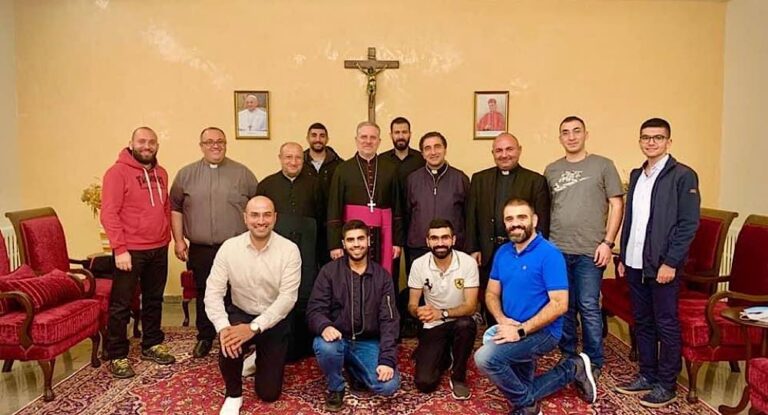 المطران عون يزور الطلاب الإكليريكيين في غزير