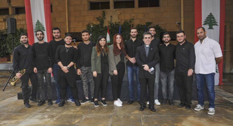 إحتفال بعيد الإستقلال في جامعة الروح القدس الكسليك